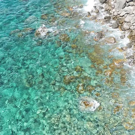 Semesterbostad Giulia Seafront Marongiu
